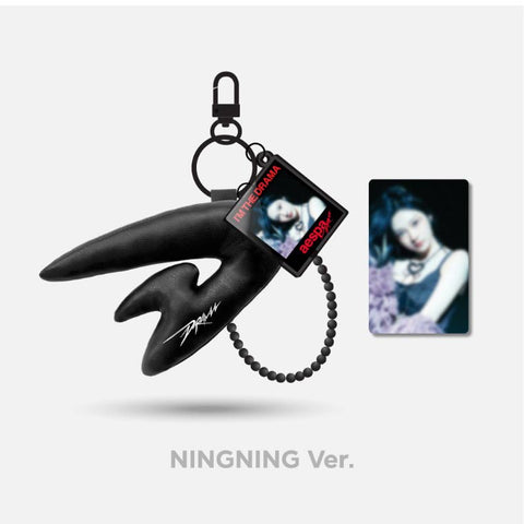 AESPA - OFFICIAL MERCHANDISE - BLACK DRAMA - PHOTO KEY RING