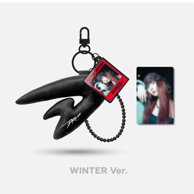 AESPA - OFFICIAL MERCHANDISE - BLACK DRAMA - PHOTO KEY RING